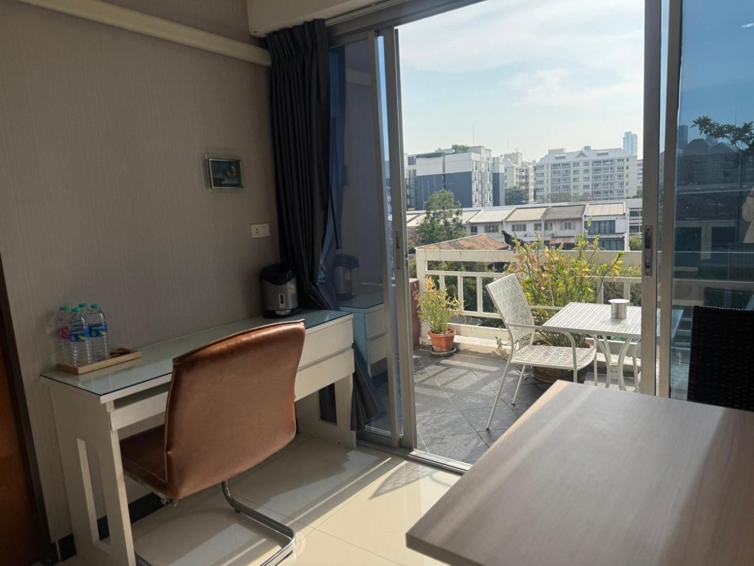 Baan Sabai Rama IV Apartment Bangkok Exterior foto