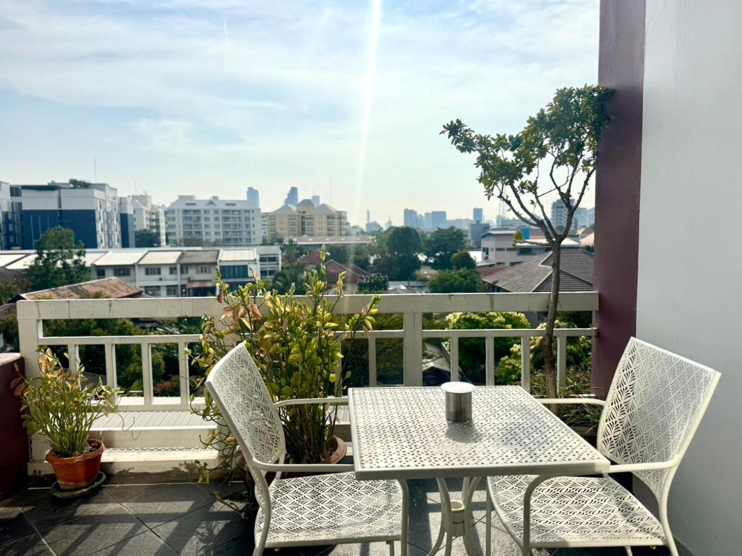 Baan Sabai Rama IV Apartment Bangkok Exterior foto